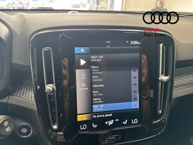 Used 2022 Volvo XC40 T4 R-Design w/ Advanced Package image 19