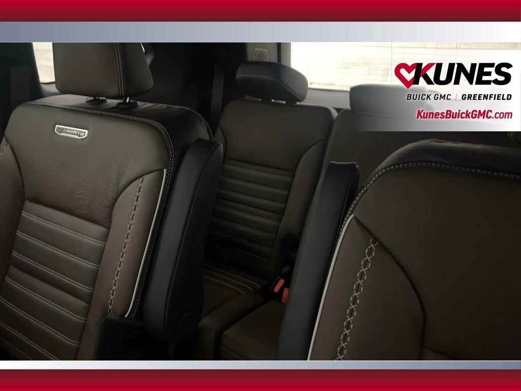 New 2026 GMC Acadia Denali Ultimate w/ LPO, Floor Liner Package AWD/4WD image 37