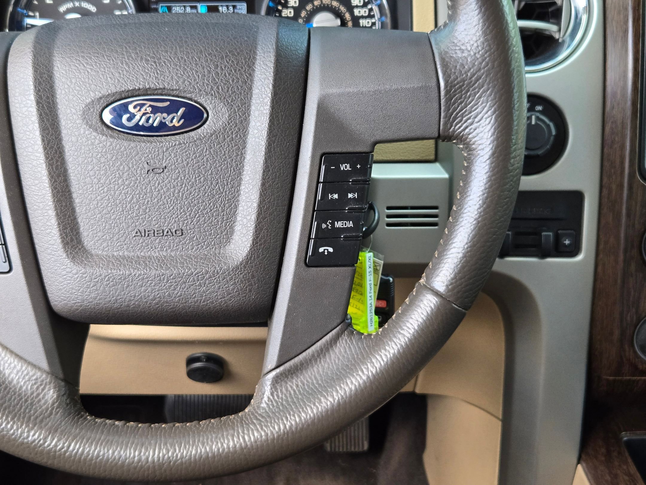 Used 2014 Ford F150 Lariat w/ Equipment Group 501A Mid RWD image 21