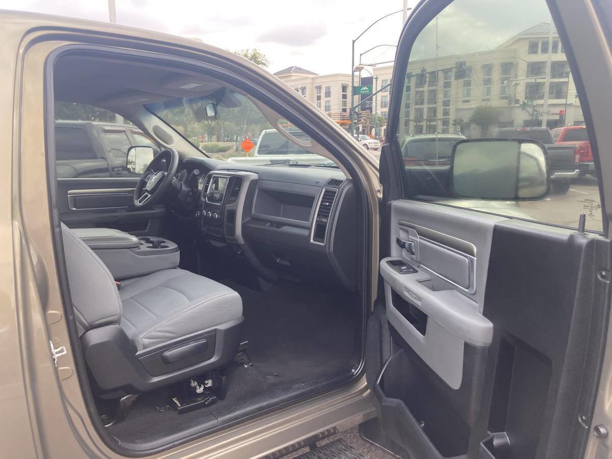 Used 2014 RAM 3500 Tradesman w/ Chrome Appearance Group image 8