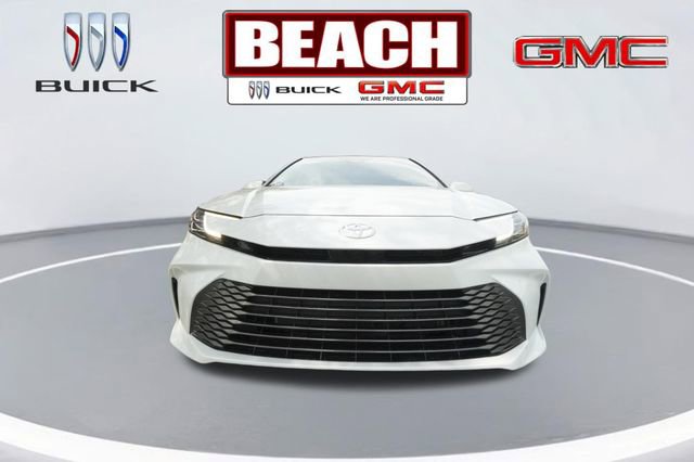 Used 2025 Toyota Camry XLE image 8