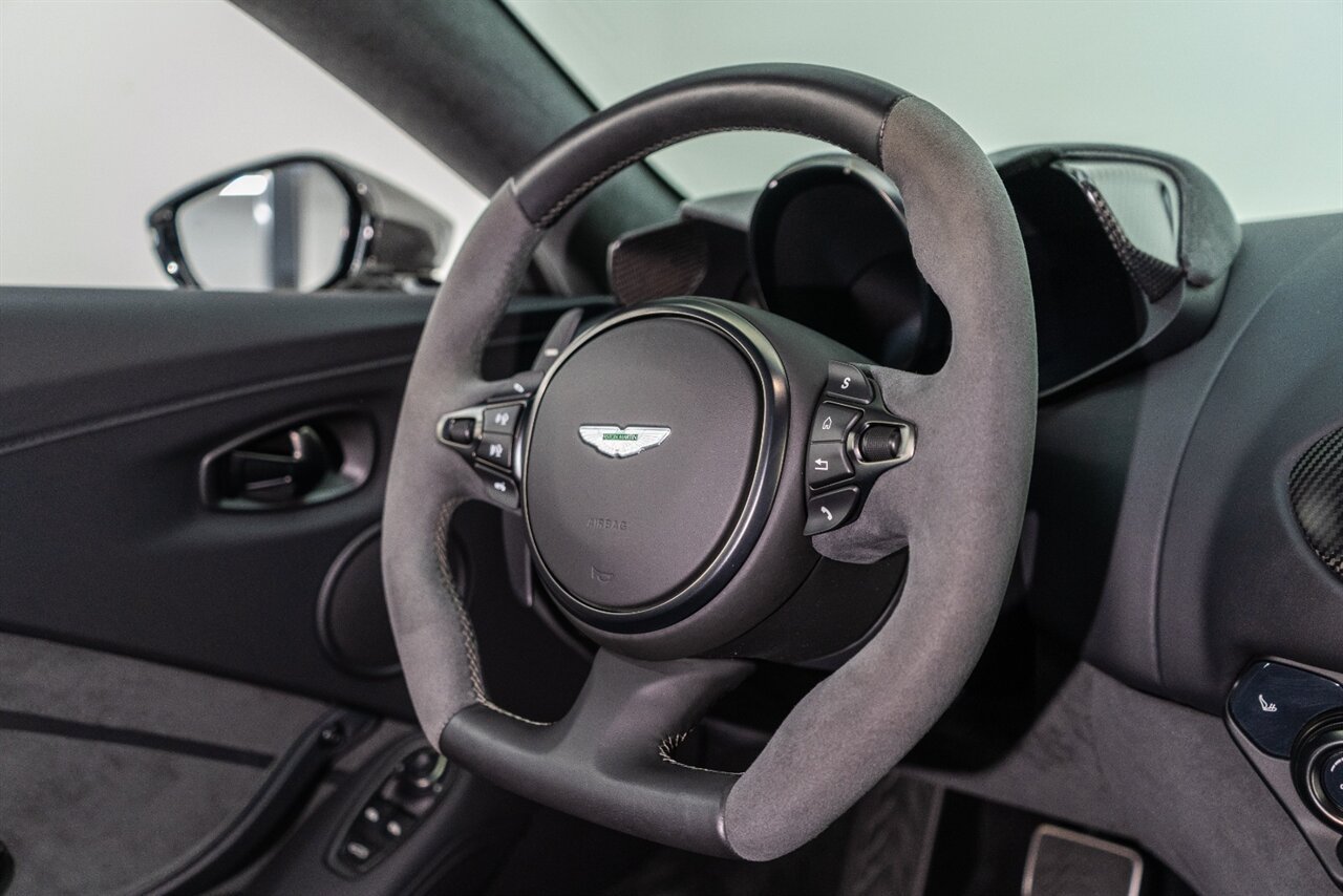 Used 2023 Aston Martin V8 Vantage Coupe RWD image 56