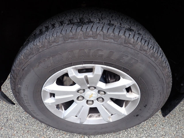 Used 2017 Chevrolet Colorado LT AWD/4WD image 9