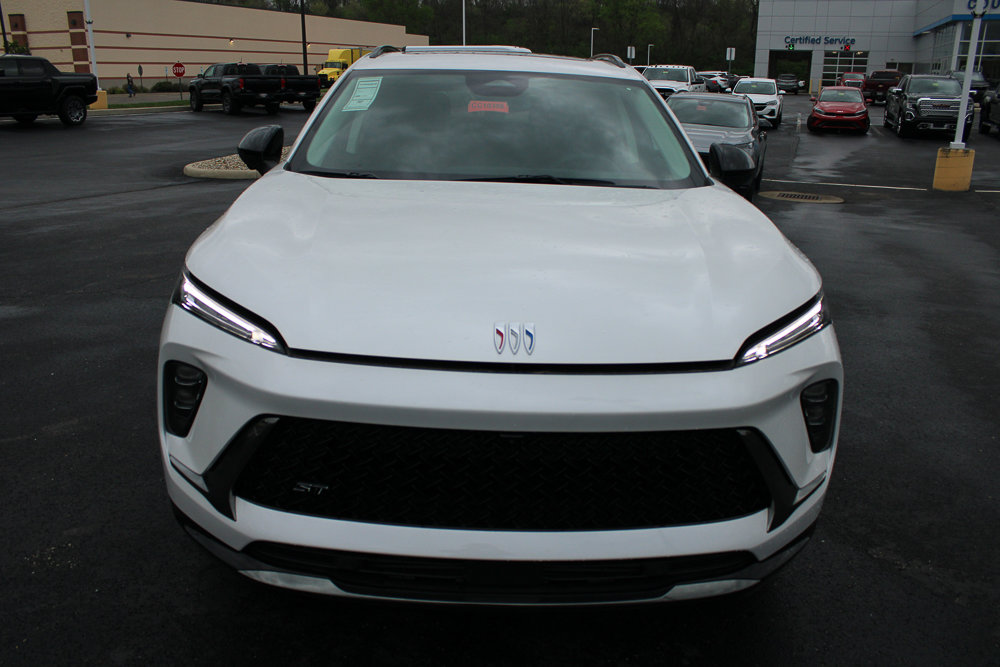 New 2025 Buick Envision Sport Touring image 3