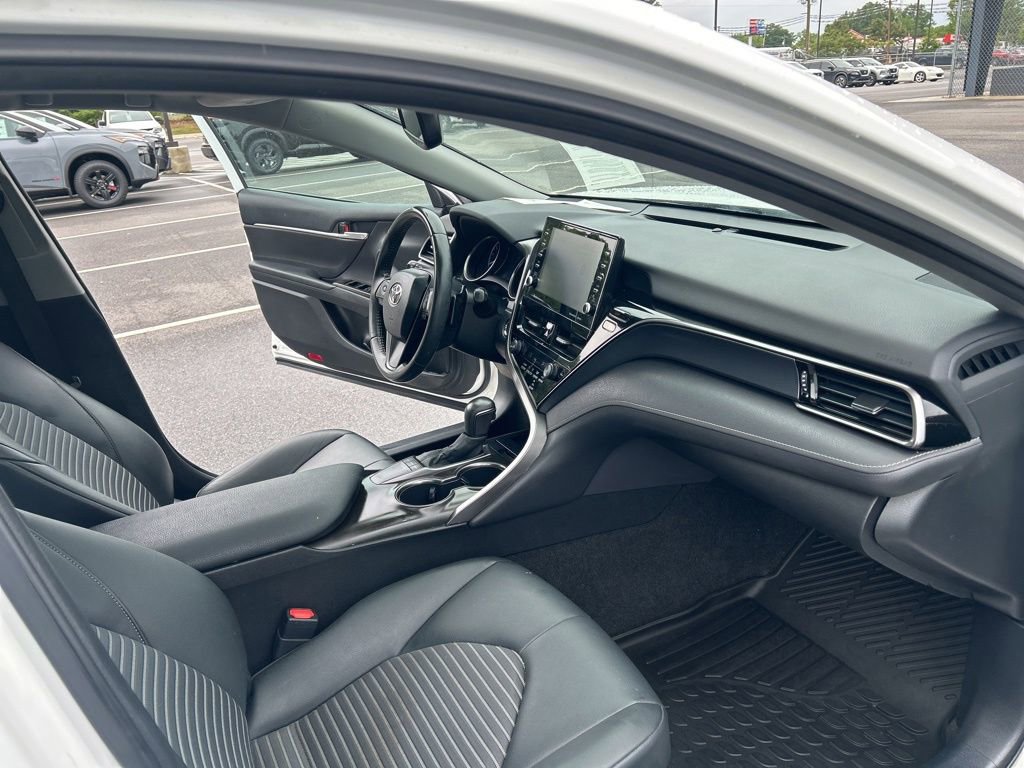 Used 2022 Toyota Camry SE w/ Audio Upgrade Package FWD image 25