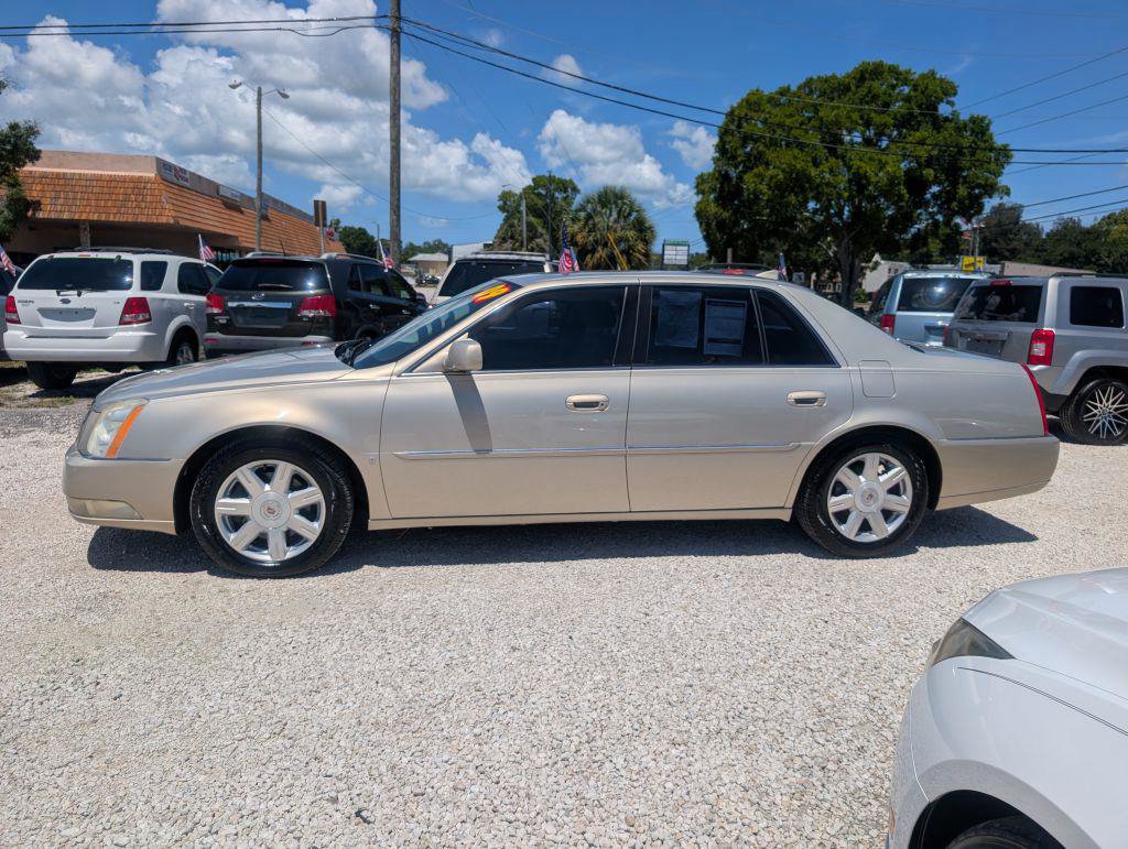 Used 2009 Cadillac DTS FWD image 8