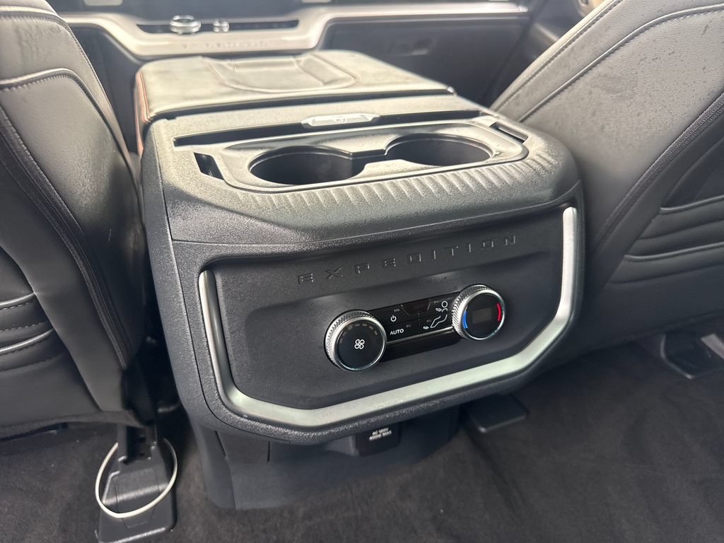 Used 2025 Ford Expedition Active AWD/4WD image 26