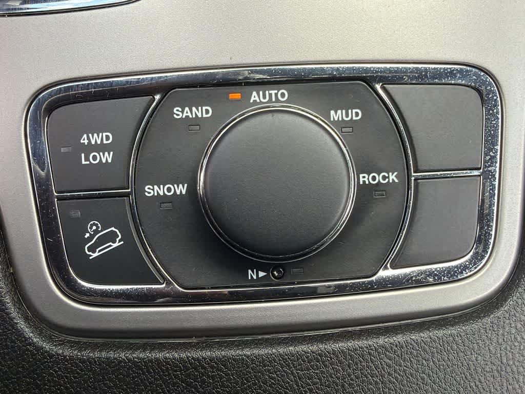 Used 2022 Jeep Grand Cherokee Laredo X AWD/4WD image 31