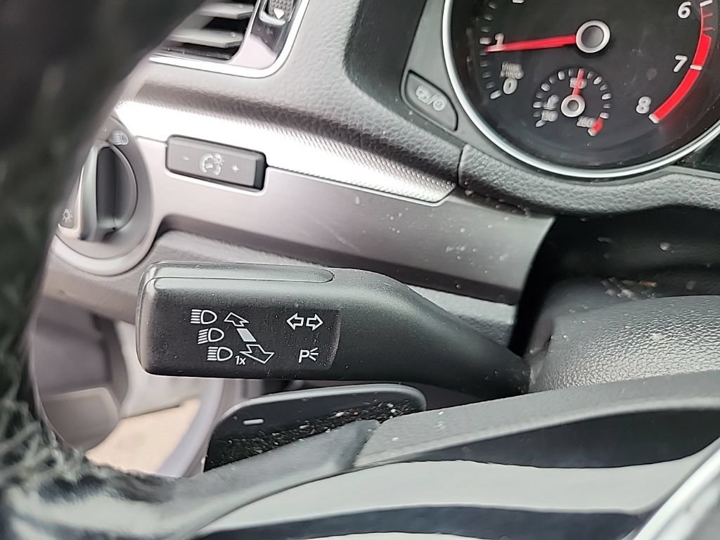 Used 2018 Volkswagen Passat 2.0T R-Line FWD image 16