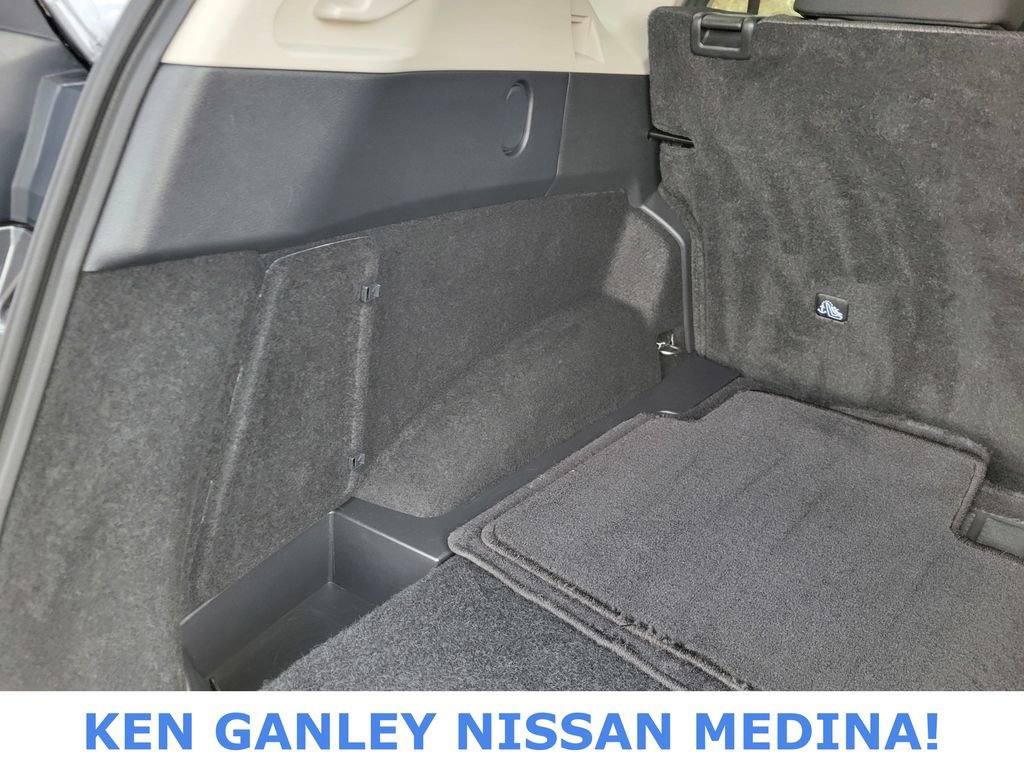 Certified 2025 Nissan Rogue SV AWD/4WD image 43
