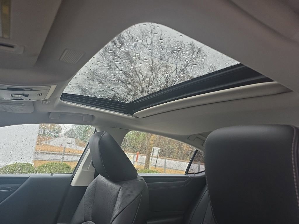 Used 2024 Lexus ES 350 w/ Premium Package image 27