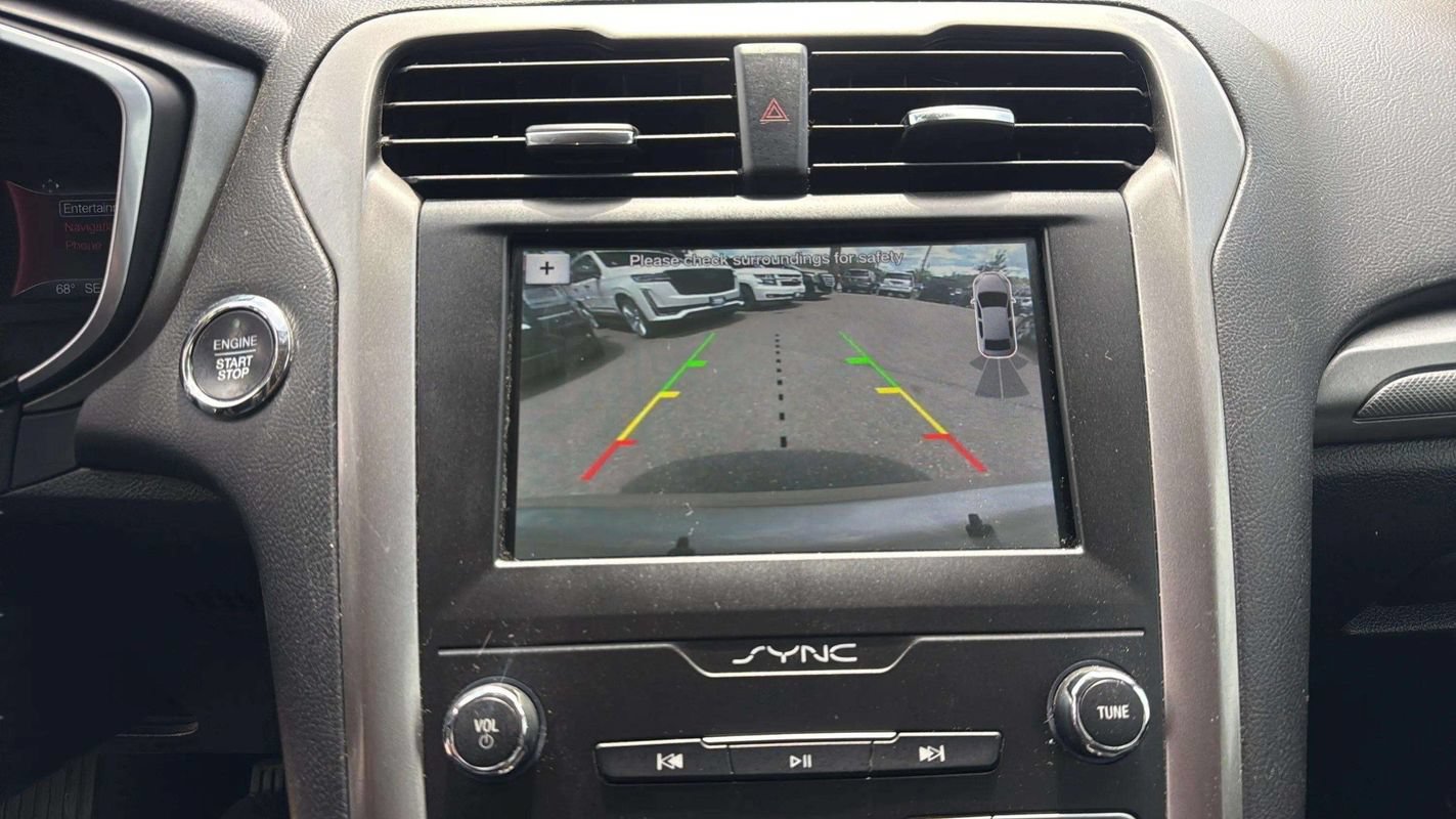 Used 2019 Ford Fusion SE FWD image 10