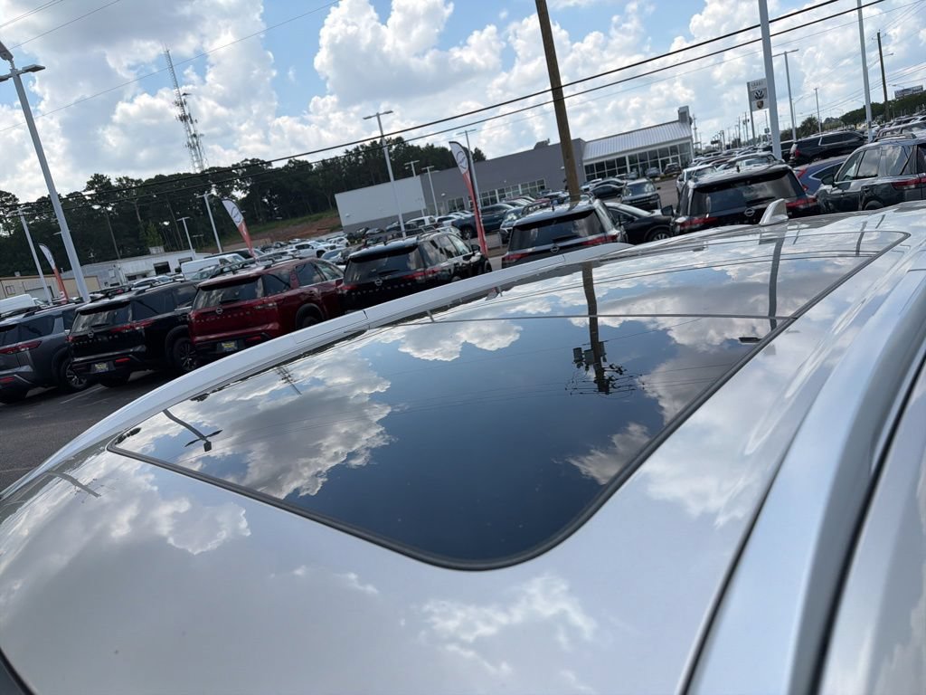 Used 2021 Nissan Rogue Platinum FWD image 9