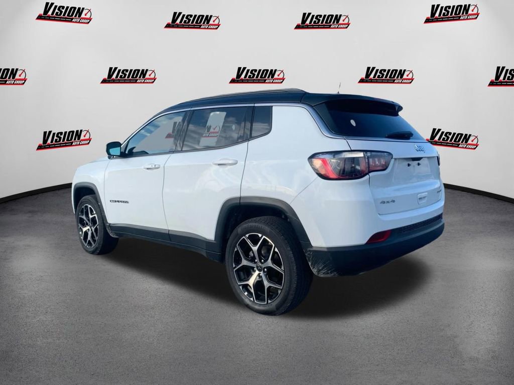 Used 2026 Jeep Compass Limited image 7