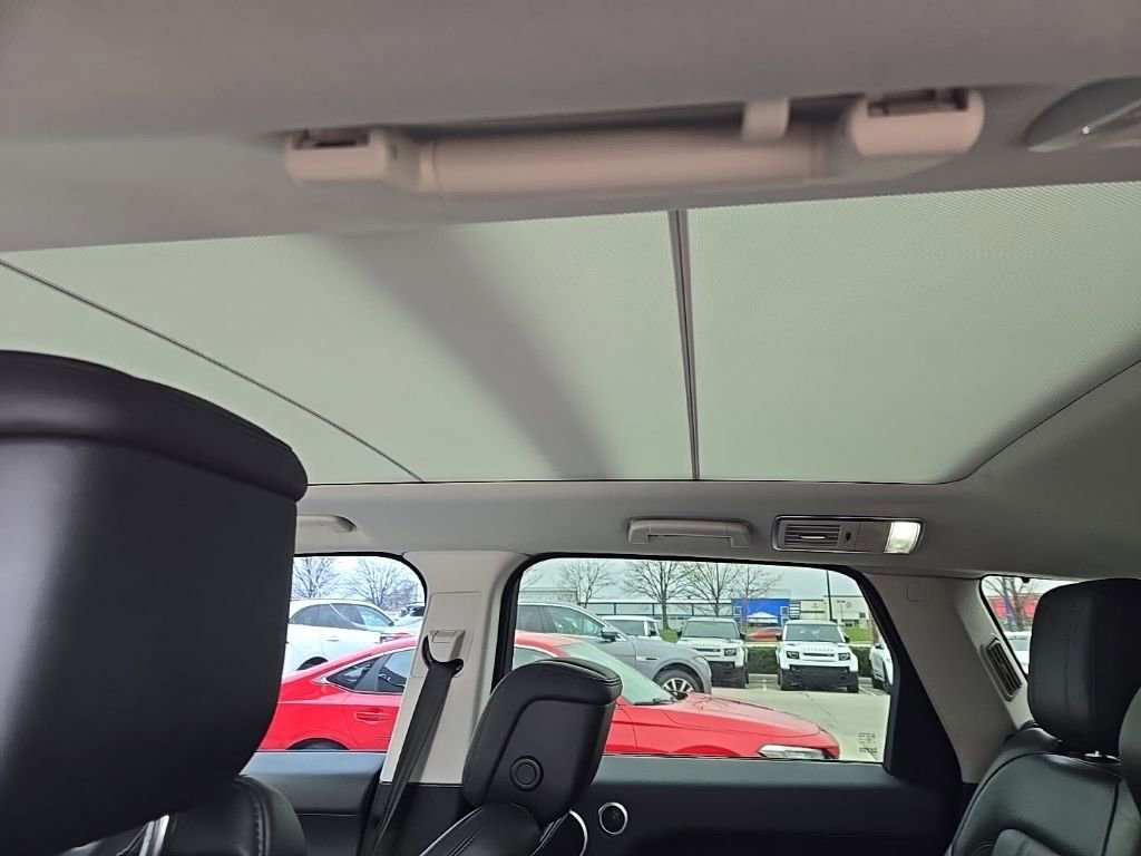 Used 2018 Land Rover Range Rover Sport HSE image 15