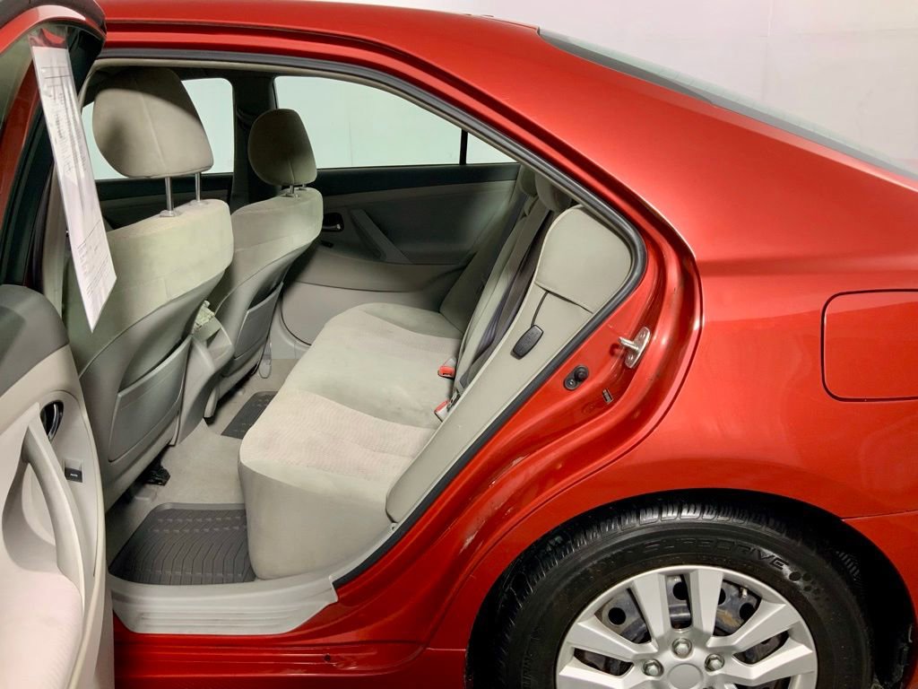 Used 2010 Toyota Camry FWD image 23