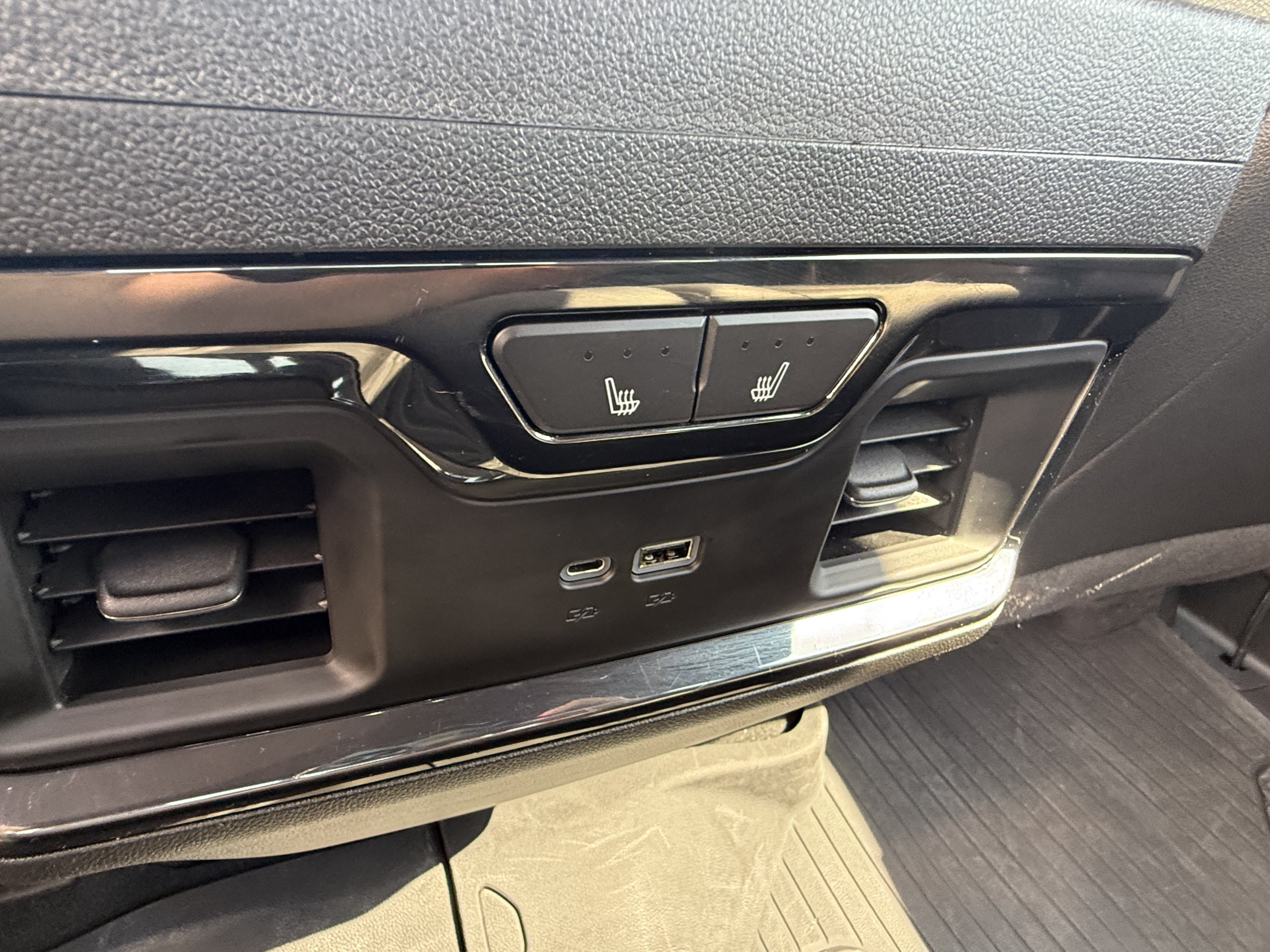 Used 2022 GMC Sierra 1500 AT4 w/ AT4 Premium Package AWD/4WD image 16