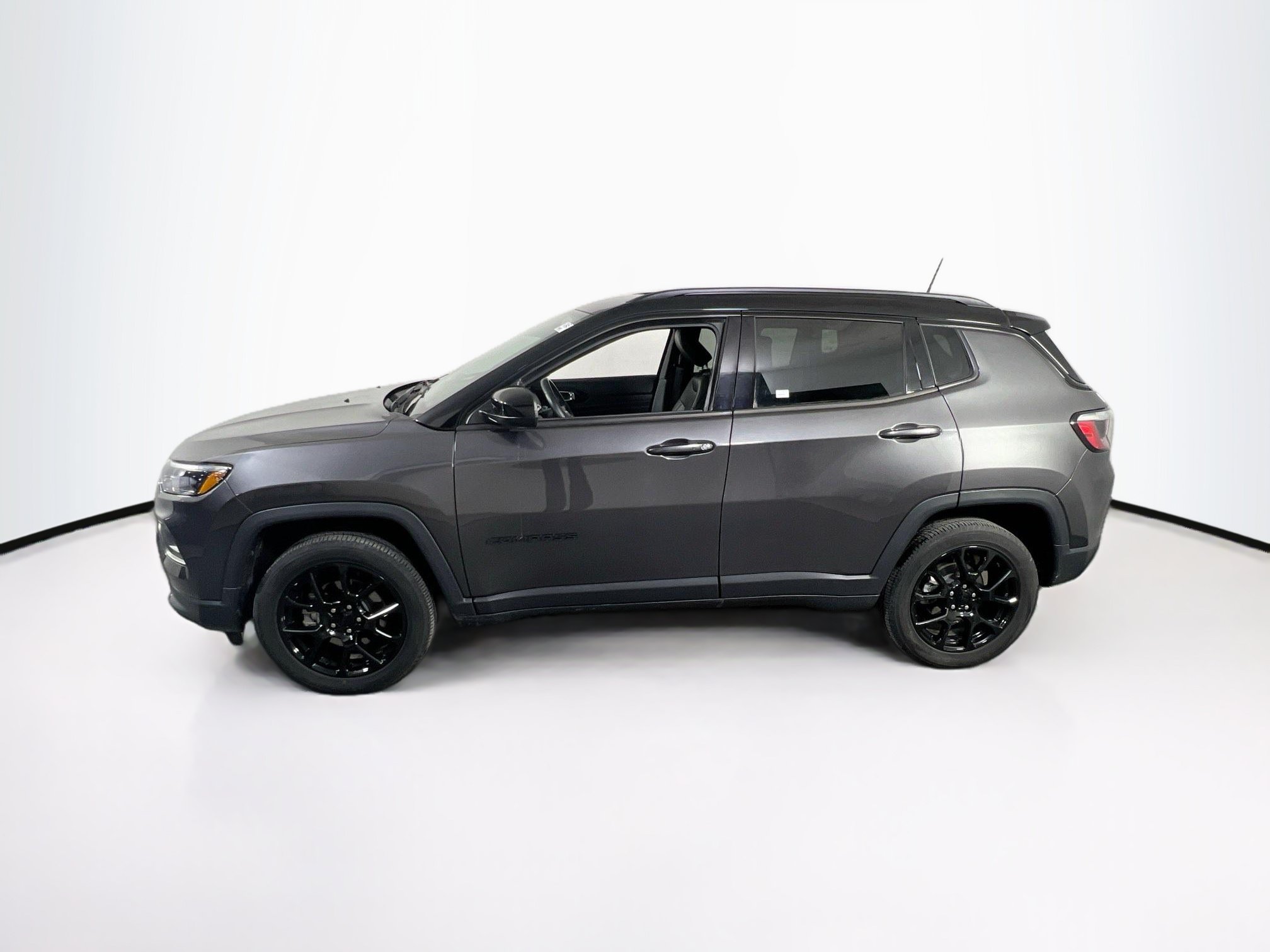 Used 2022 Jeep Compass Latitude w/ Convenience Group AWD/4WD image 8