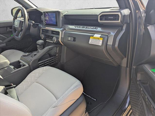Used 2025 Toyota Tacoma SR5 AWD/4WD image 18