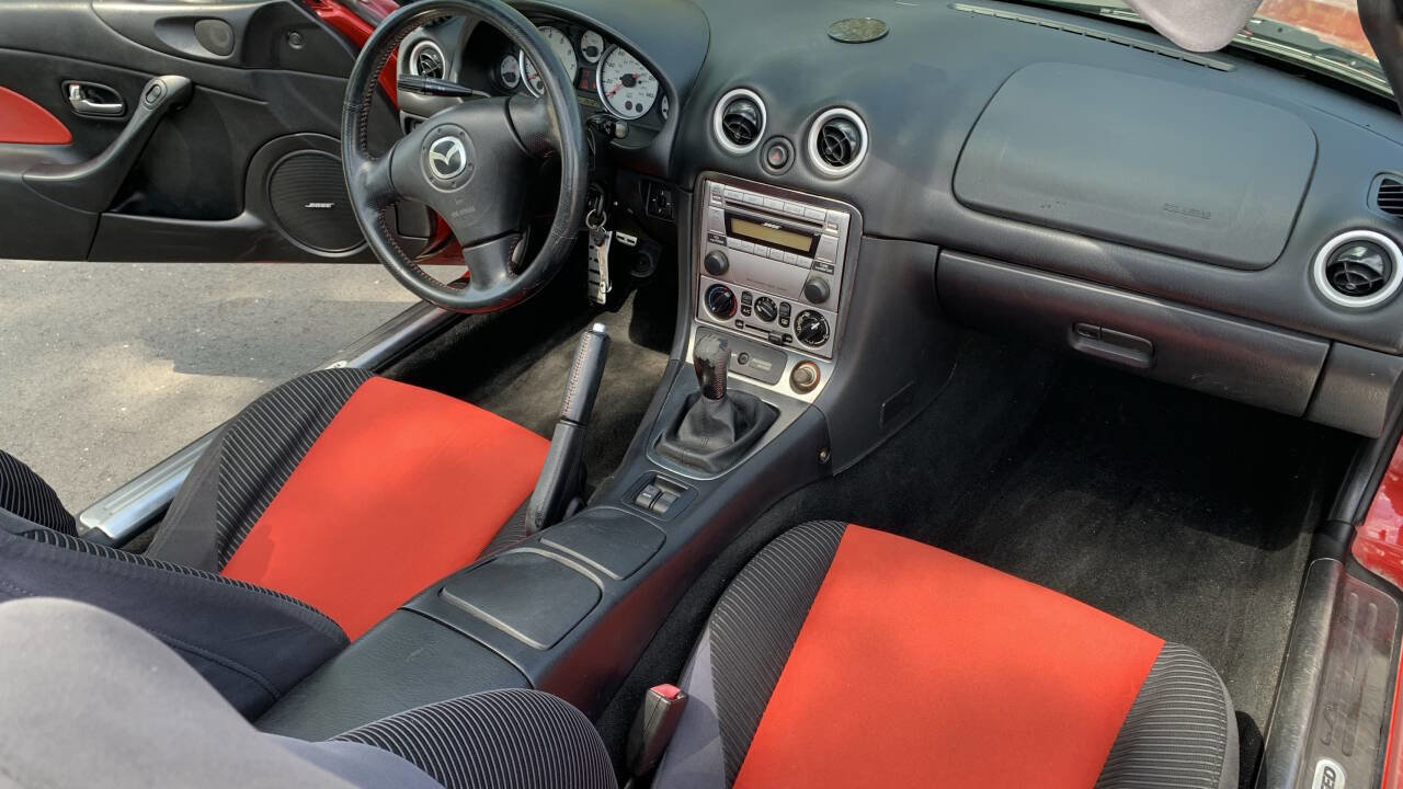 Used 2004 MAZDA MX-5 Miata MAZDASPEED RWD image 25