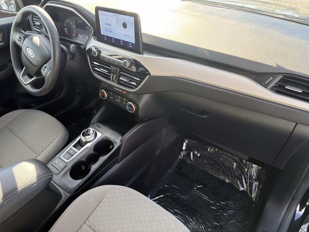 Certified 2022 Ford Escape SE image 25
