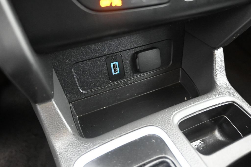 Certified 2017 Ford Escape SE w/ Equipment Group 201A FWD image 18