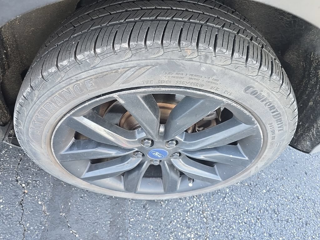 Used 2017 Ford Escape Titanium AWD/4WD image 4