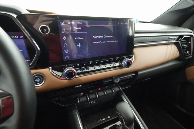 Used 2025 GMC Canyon AT4 w/ Technology Plus Package image 9