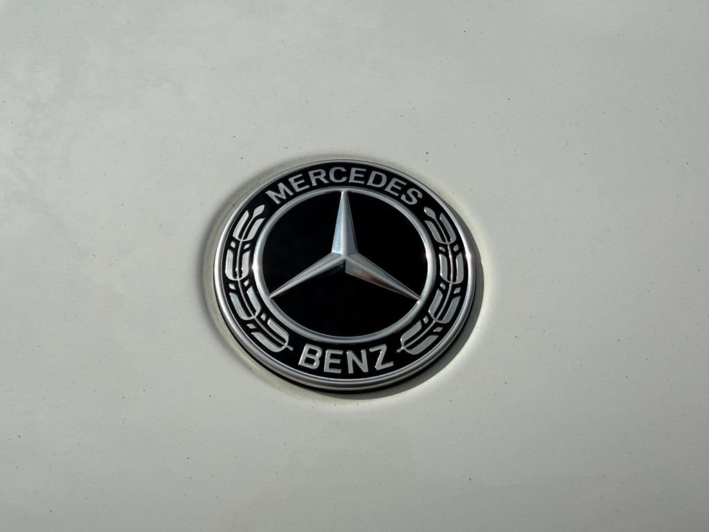 Used 2025 Mercedes-Benz GLC 350e 4MATIC image 11