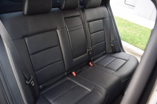Used 2014 Mercedes-Benz E 250 BlueTEC Sedan image 46