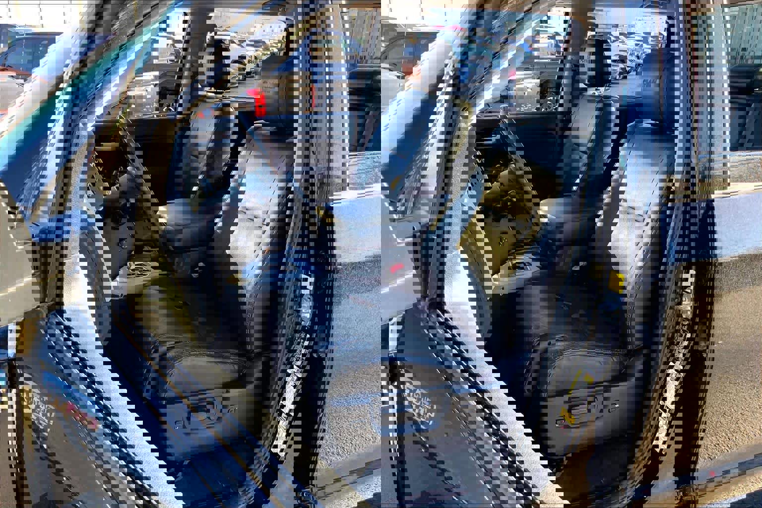 Used 2011 Toyota Tundra Limited w/ Platinum Pkg image 8