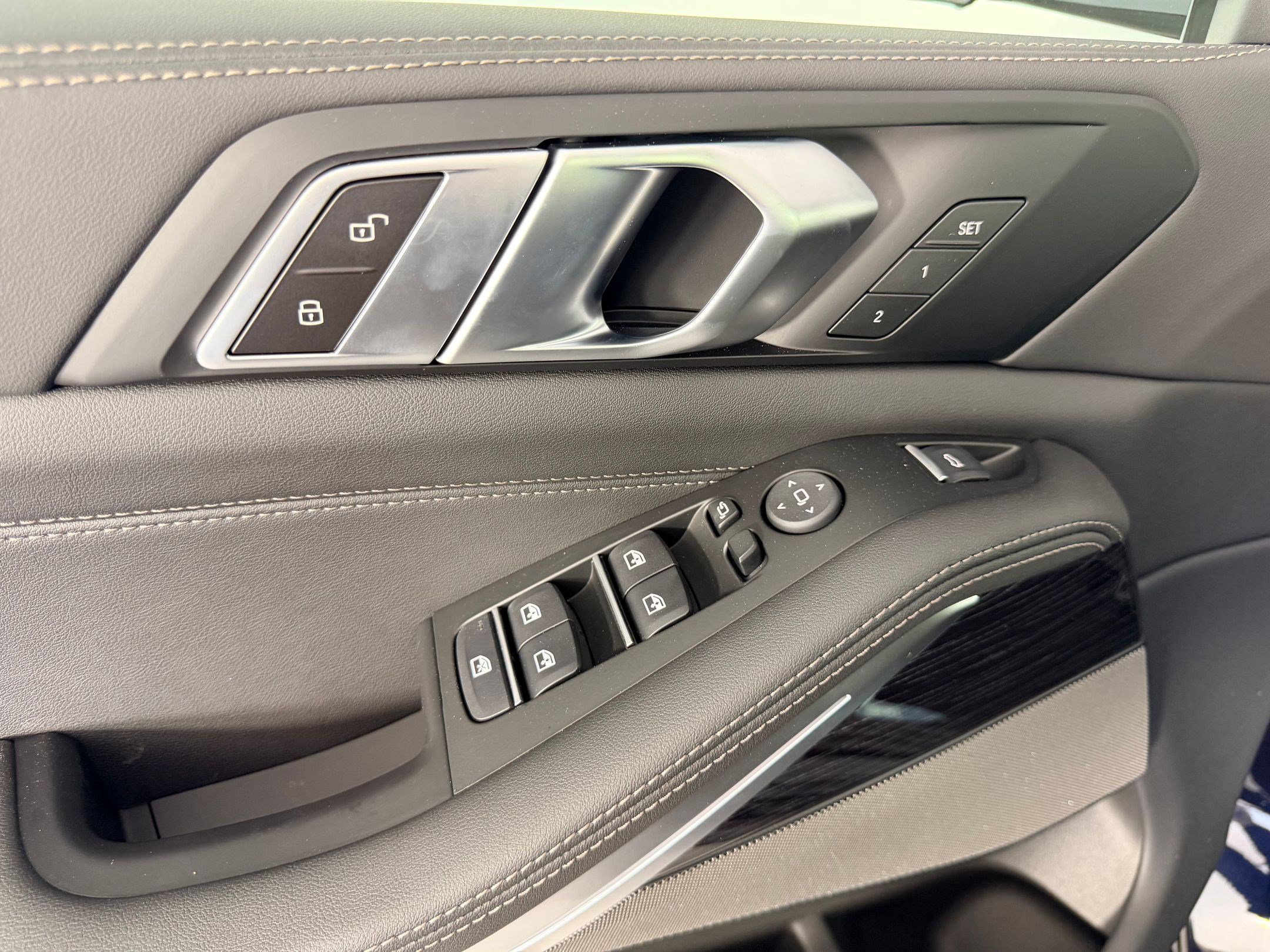 New 2026 BMW X5 xDrive40i w/ M Sport Package AWD/4WD image 23