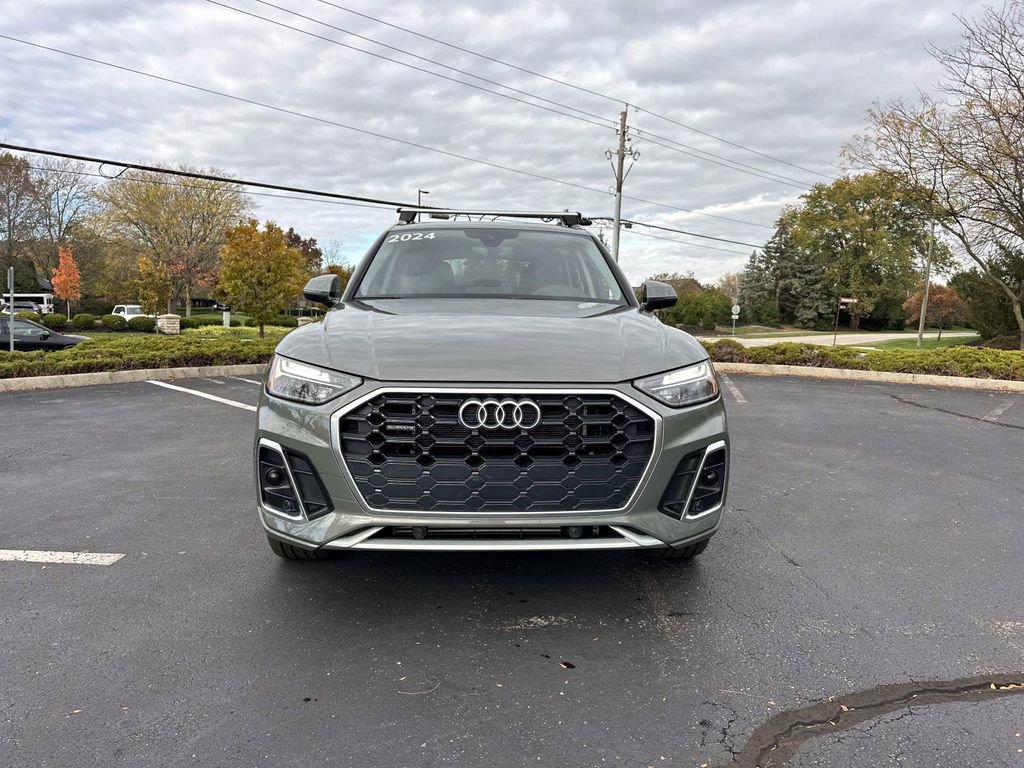 Used 2024 Audi Q5 e Premium image 2
