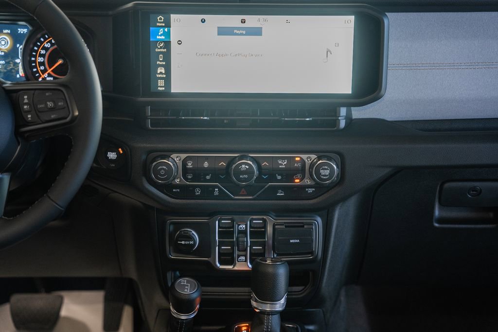 New 2025 Jeep Gladiator Sport image 20