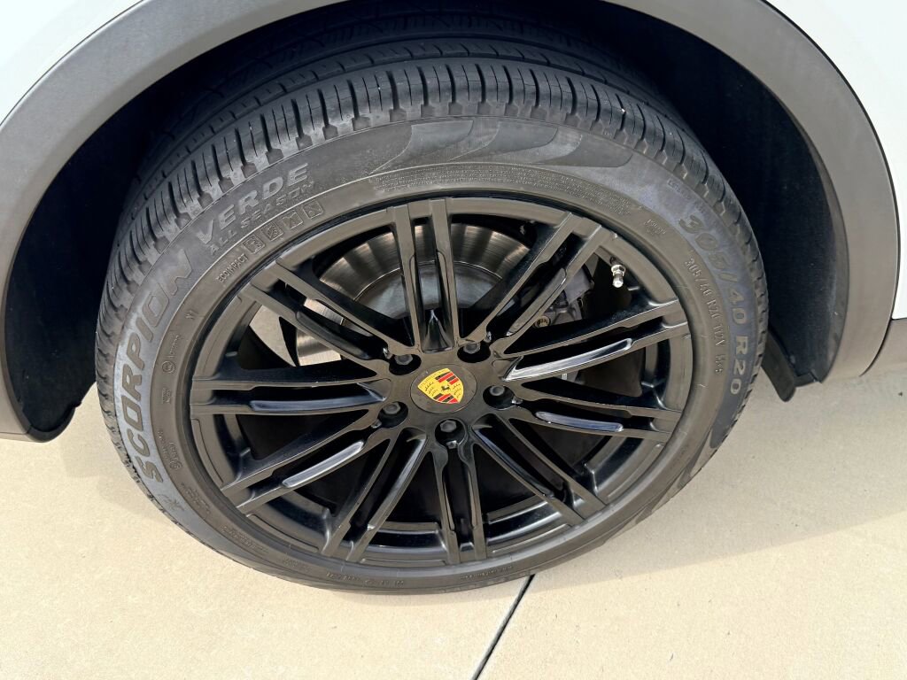 Used 2020 Porsche Cayenne image 12