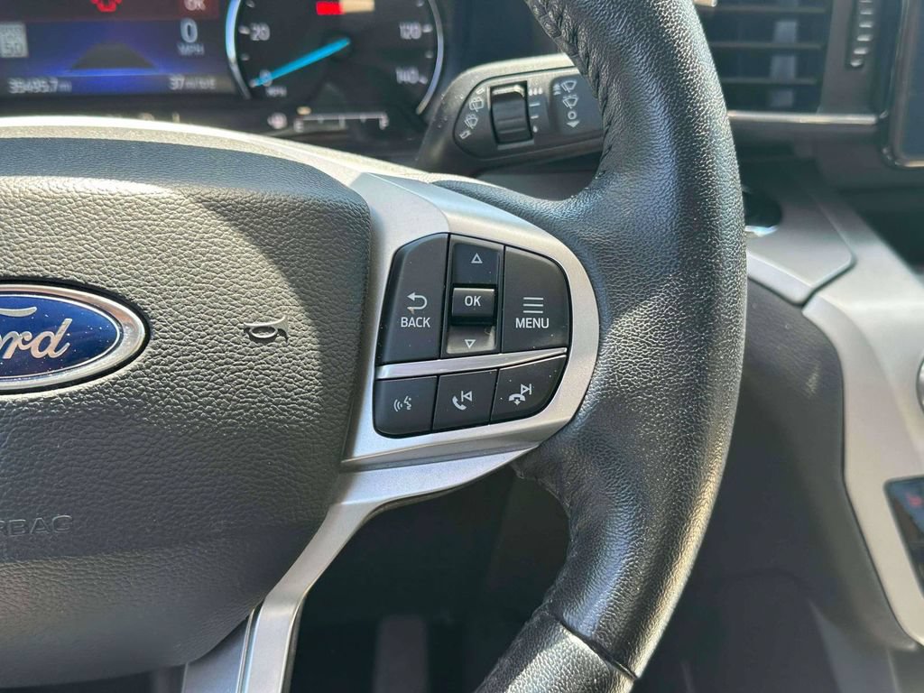 Used 2022 Ford Explorer XLT w/ Equipment Group 202A AWD/4WD image 24