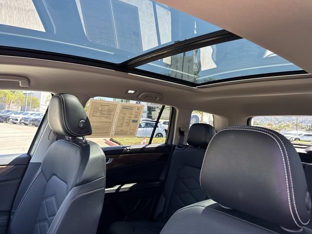 Certified 2024 Volkswagen Atlas SE w/ Panoramic Sunroof Package FWD image 6