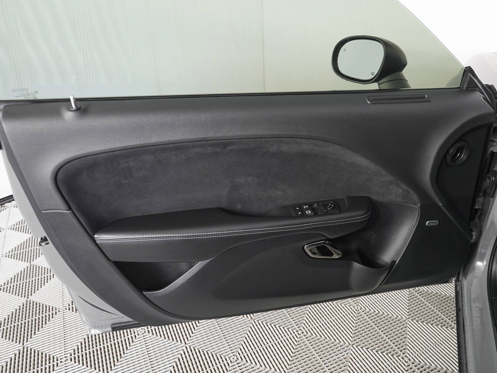 Used 2019 Dodge Challenger SRT Hellcat Redeye image 13