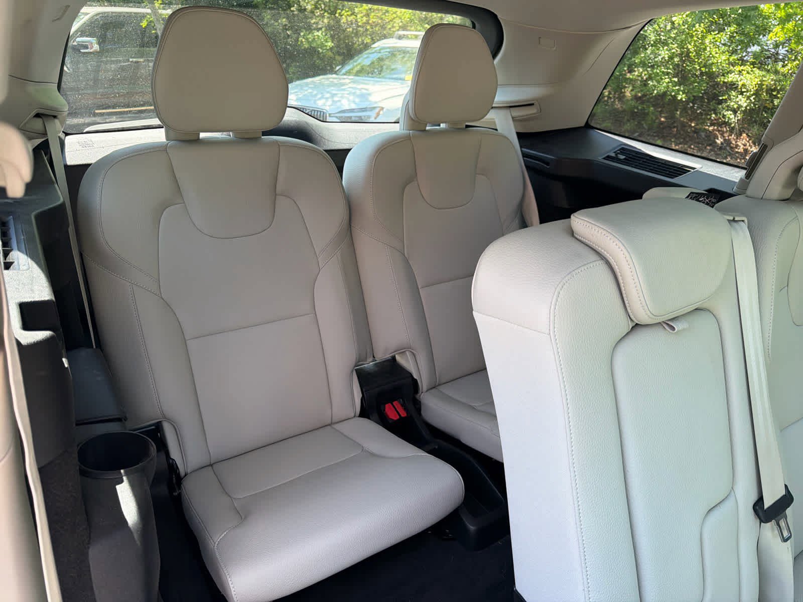 Used 2023 Volvo XC90 B6 Plus image 22