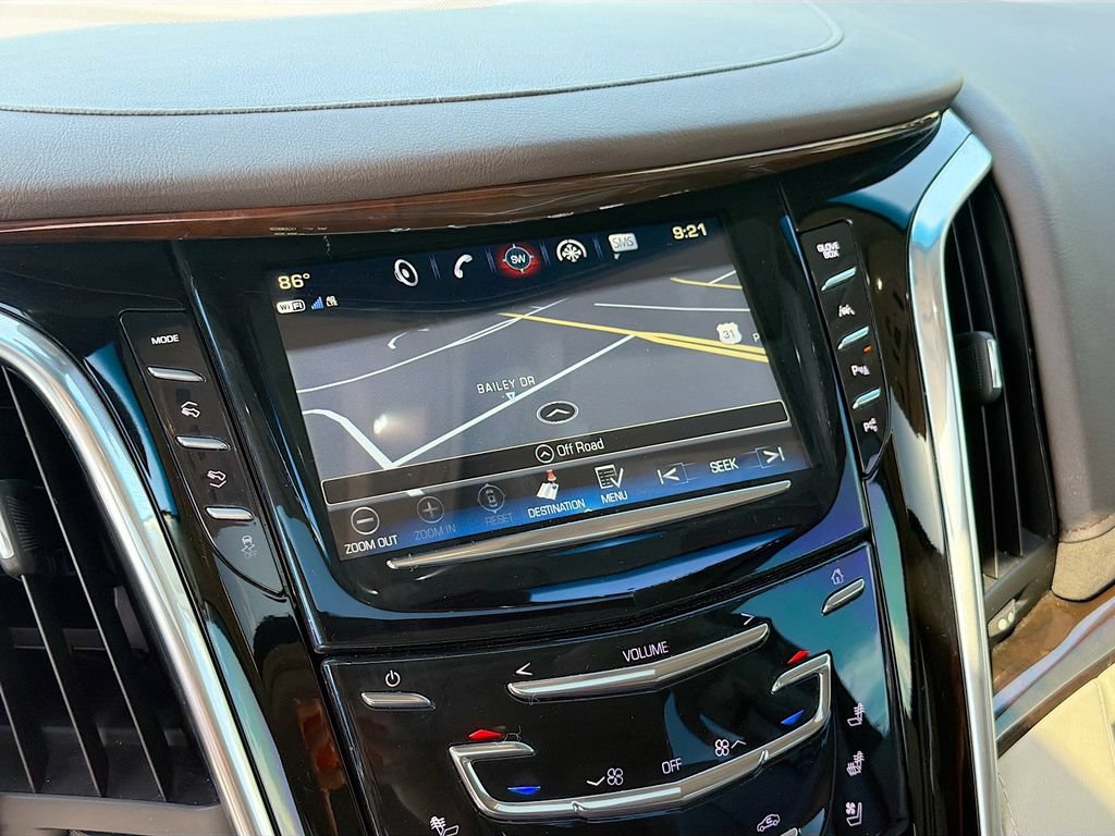 Used 2017 Cadillac Escalade Luxury AWD/4WD image 13