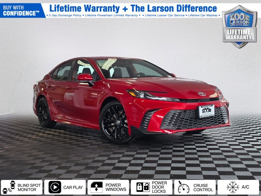Used 2025 Toyota Camry SE image 1