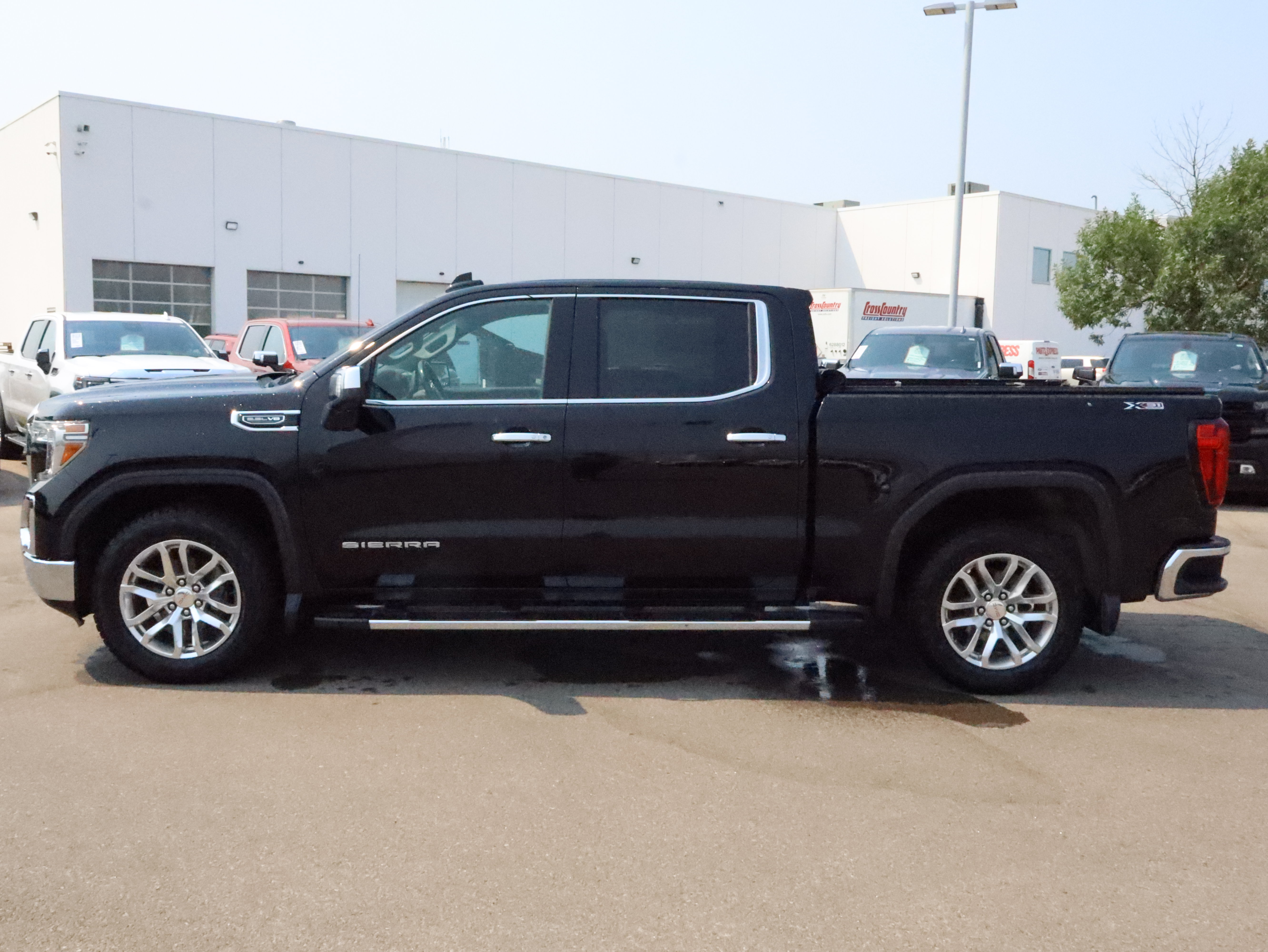 Used 2020 GMC Sierra 1500 SLT w/ SLT Premium Package AWD/4WD image 4