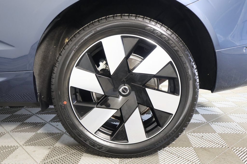 Used 2024 Volvo XC60 T8 Plus AWD/4WD image 16
