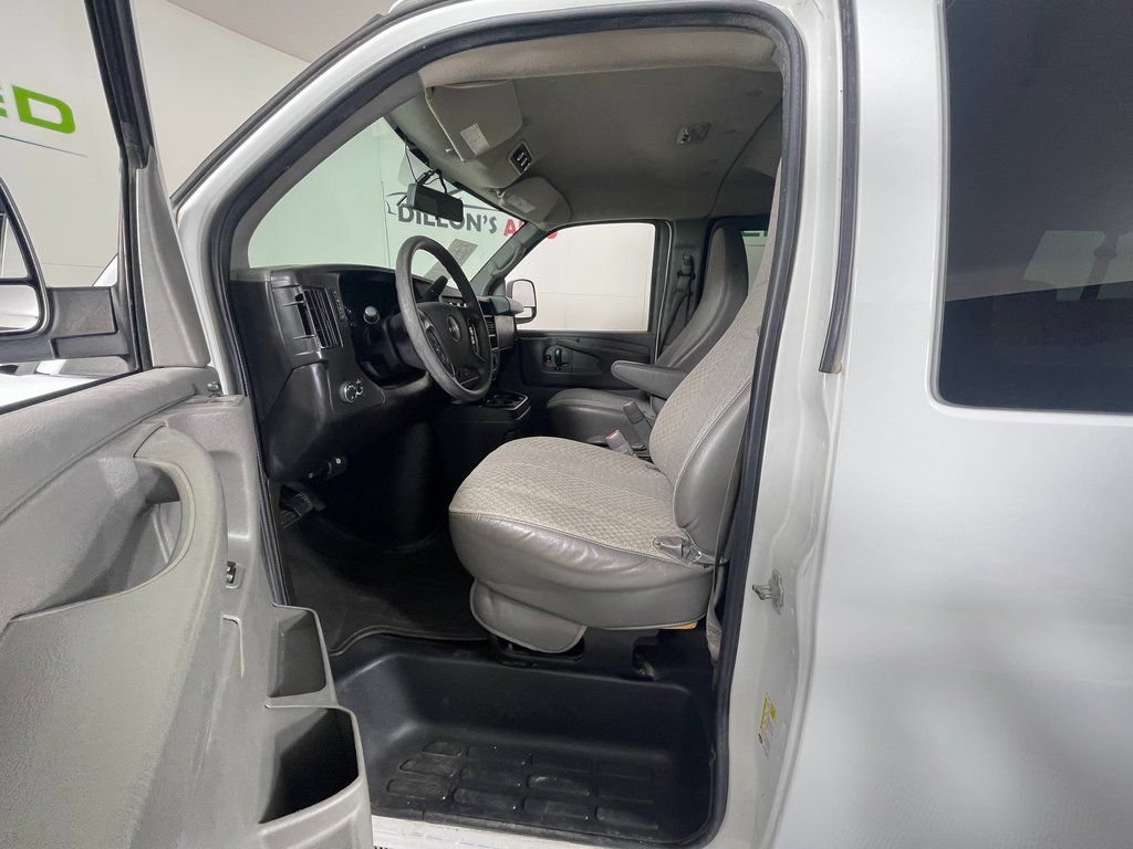 Used 2013 GMC Savana 2500 LT w/ LT Preferred Equipment Group RWD image 14