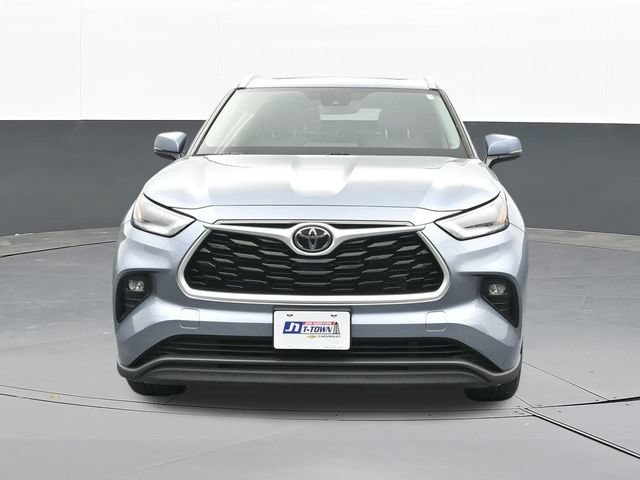 Used 2021 Toyota Highlander XLE FWD image 20