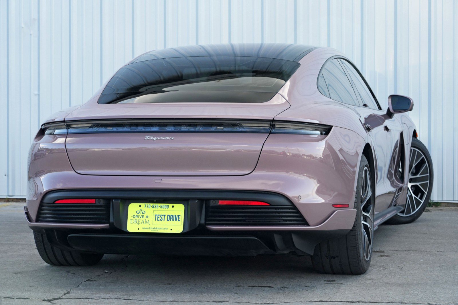Used 2024 Porsche Taycan image 5
