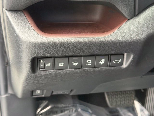 Used 2021 Toyota RAV4 Limited AWD/4WD image 22
