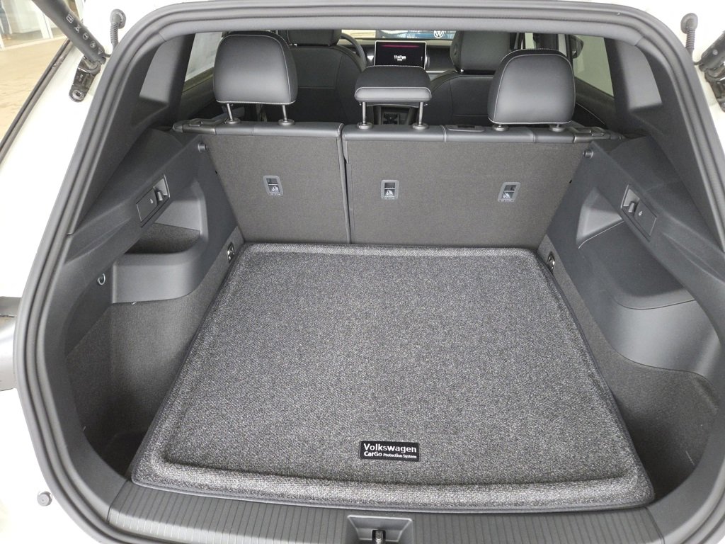 New 2026 Volkswagen Tiguan SE R-Line image 4