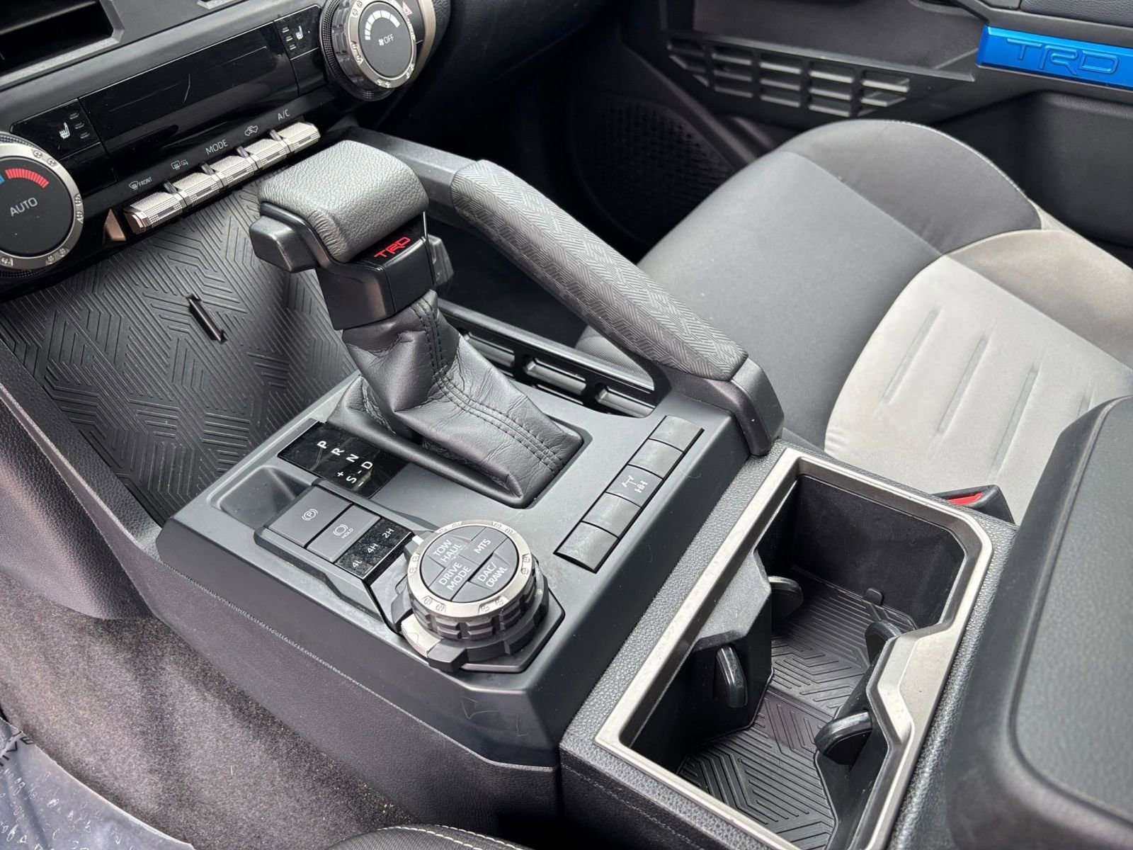 Used 2025 Toyota Tacoma TRD Off-Road image 41