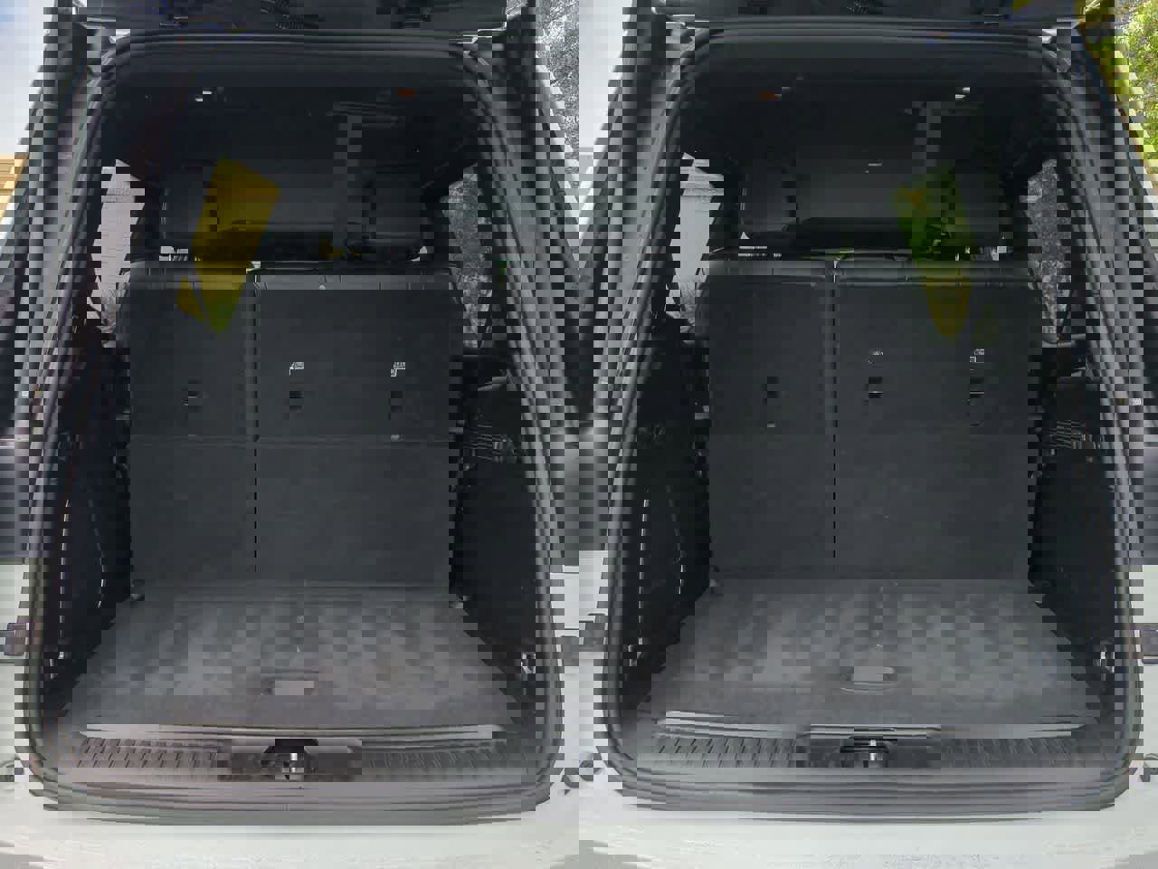 Used 2024 Jeep Wagoneer Series II w/ Flexible Seating Group RWD image 34